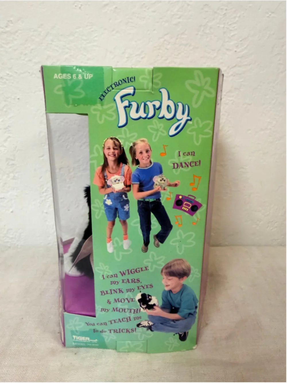 NIB Vintage 1998 Tiger Electronics Furby Black White with Blue Eyes Box Unopened